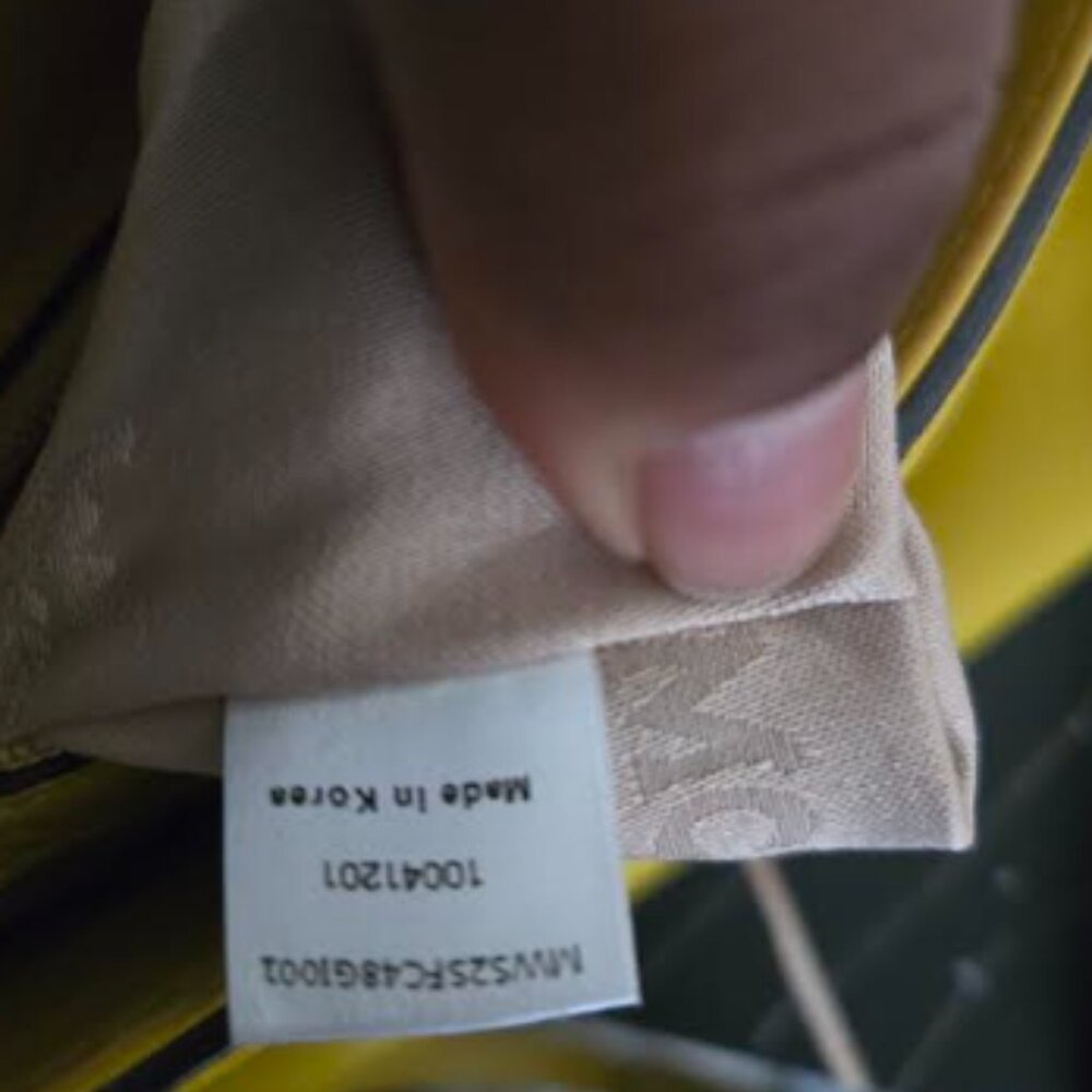 Authentic MCM handbag - Picture 3 of 9